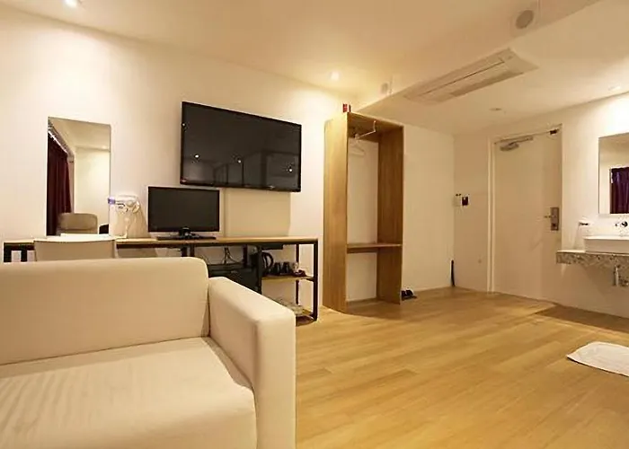La Villa Hotel